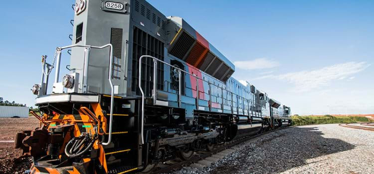 Ferrovia Norte-Sul inicia transporte de locomotivas