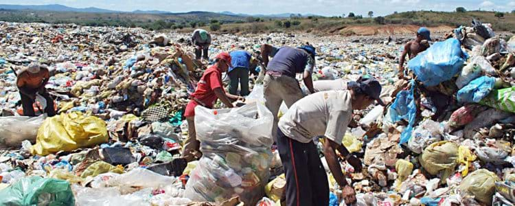 Termina o prazo para os municípios acabarem com os lixões 