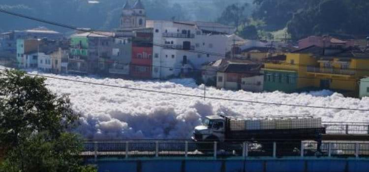  Desperdício de água no país equivale a seis Cantareiras, diz instituto 